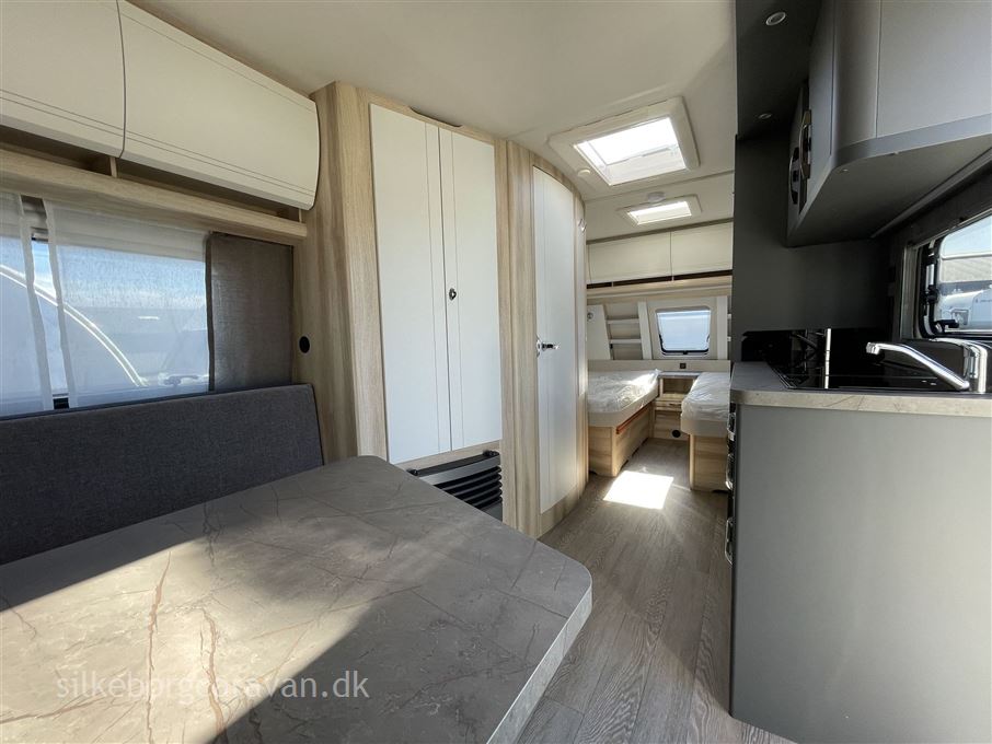 Hobby De Luxe 495 UL